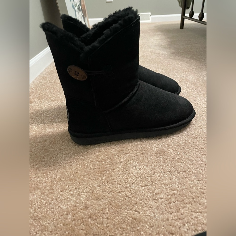 Women’s Black BearPaw Boots Size 11 with Buckle